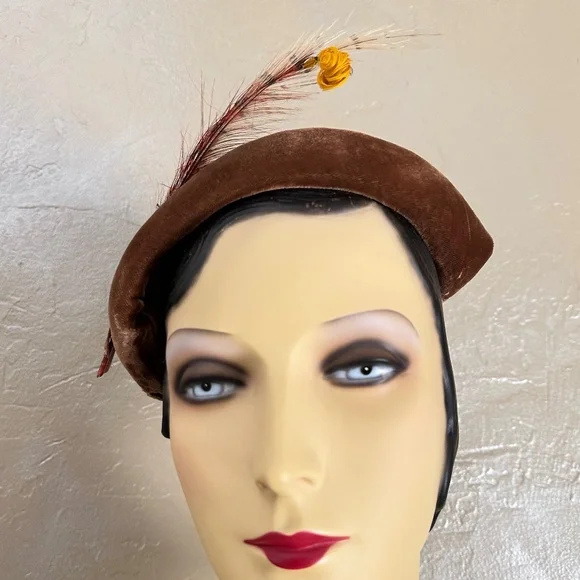REFINED 1950's VELOUR & FELT "FLOWERS" COCKTAIL HAT